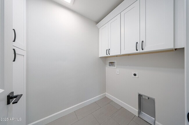 Building Photo - 11202 N 43rd Dr