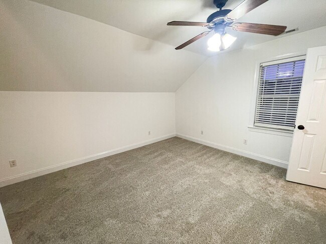 Building Photo - 282 Braddock Dr