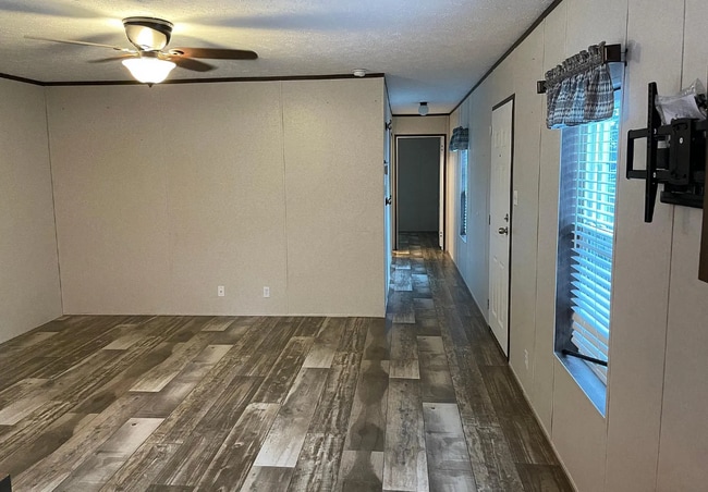 Building Photo - 161 Burr Rd