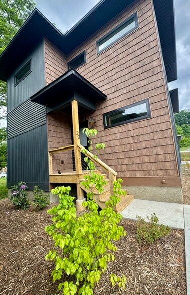 Building Photo - 20 Leap Frog Park