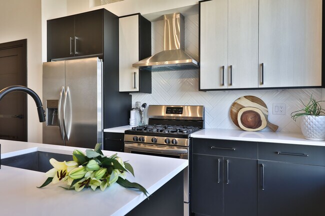 Building Photo - 2541 Turner St