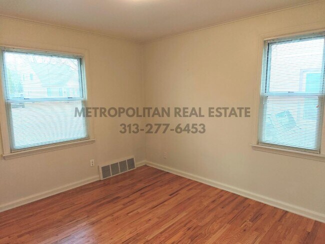 Building Photo - 1409 Royal Ave