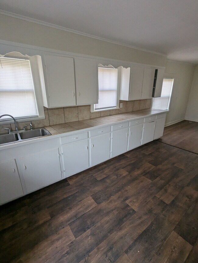 Building Photo - 6077 Cypress St