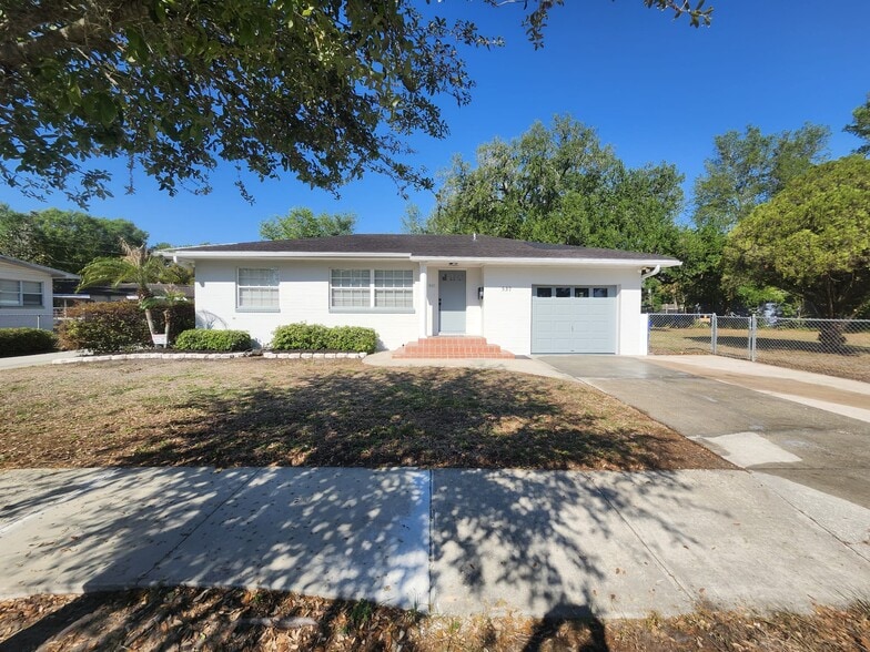 Building Photo - 537 S Clayton Ave