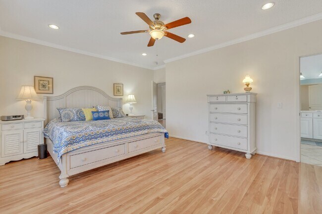 Building Photo - "Spacious Golf and Lagoon View 2 Bed, 2 Bath Rental Home in Sun City!