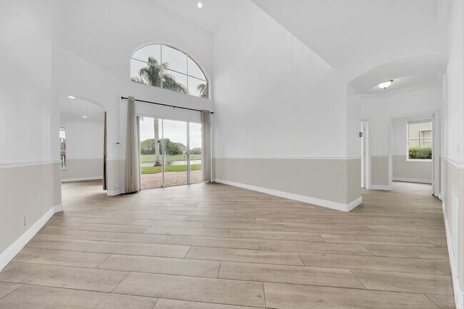 Building Photo - 5878 Bay Hill Cir