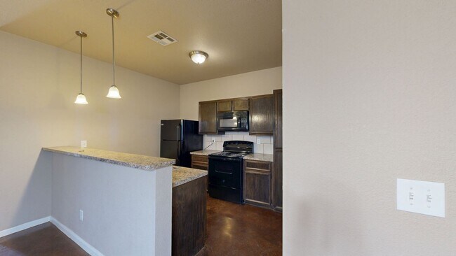 Building Photo - 2 WEEKS FREE!!!!  NOW ONLY $1395 NO CARPET DUPLEX IN HARKER HEIGHTS!!!!