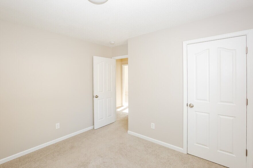 Building Photo - 4006 Salmon River Dr