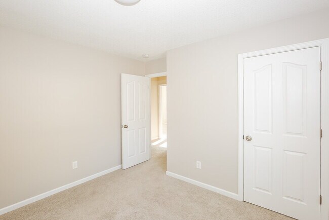 Building Photo - 4006 Salmon River Dr