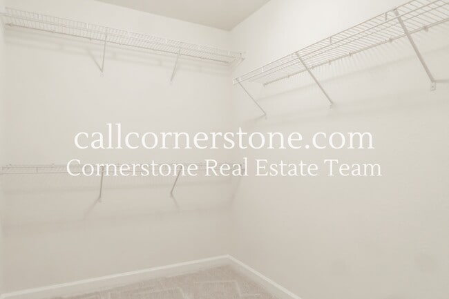 Building Photo - 1092 Petra Hts