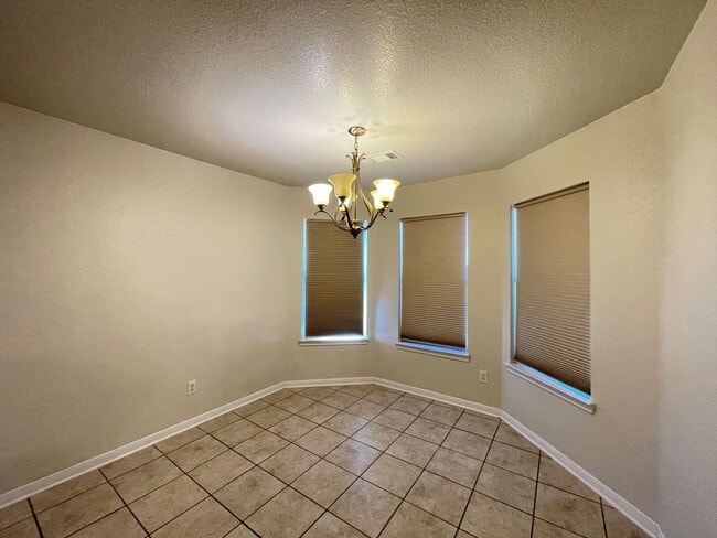 Building Photo - 4-Bedroom House for Rent in Killeen