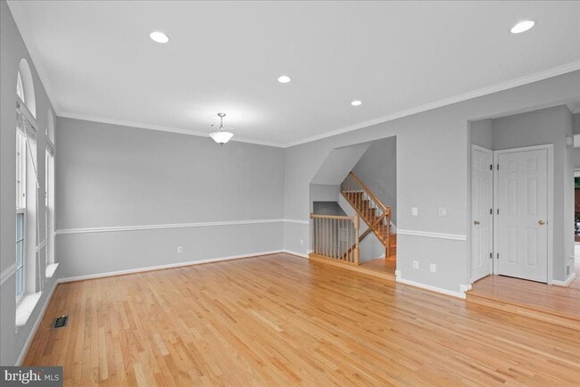Building Photo - 6350 Regal Oak Dr