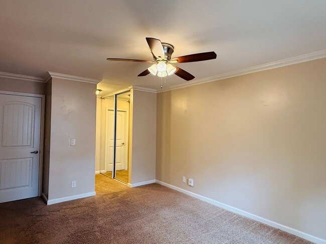 Building Photo - Beautiful 2 bedroom, 2 full bath condo in San Carlos Greens