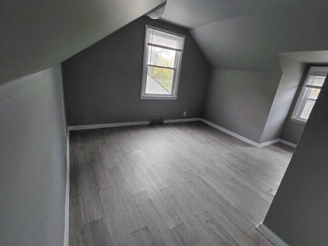 Building Photo - 6175 Guilford- 4 BEDS & 1.5 BATH FOR RENT!
