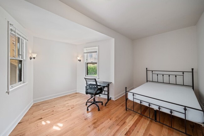 Building Photo - 1118 Garnett Pl