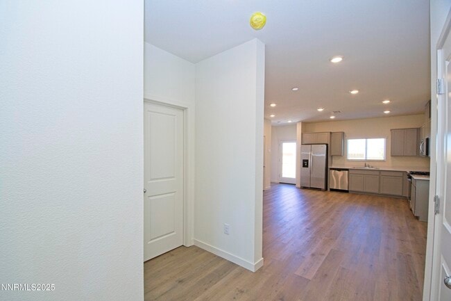 Building Photo - 843 Orchard Rock Dr