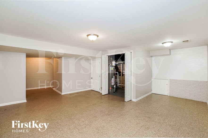 Building Photo - 4200 Arlington Dr