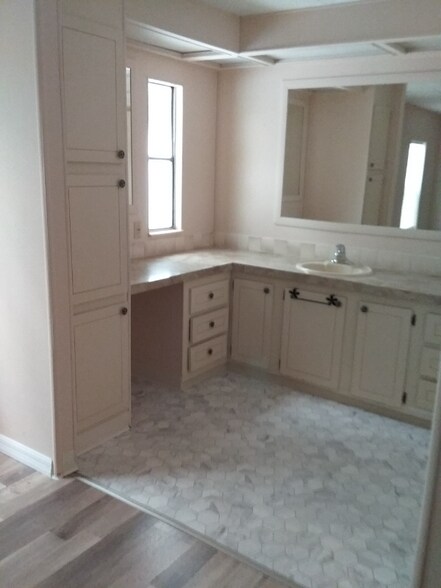 Building Photo - 156 Pinewood Terrace
