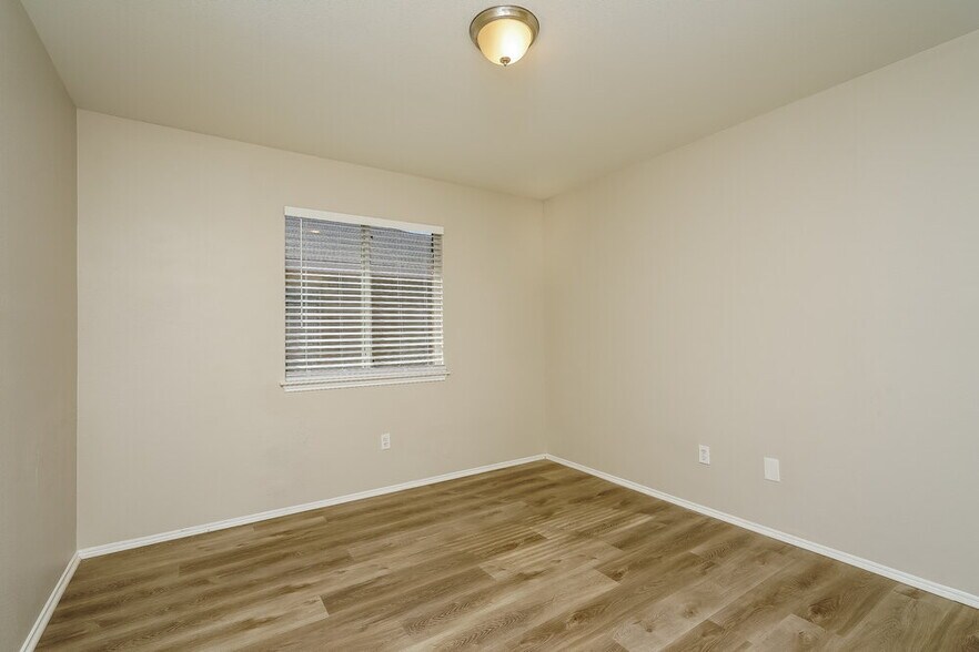 Building Photo - 8813 Sagebrush Trail