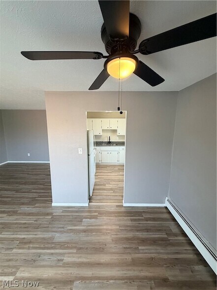 Building Photo - 9976 Darrow Rd