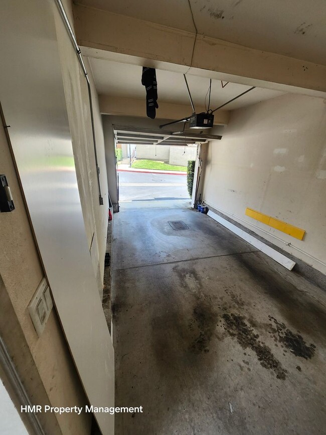 Building Photo - 2bed/2bath Condo near Victoria Gardens!