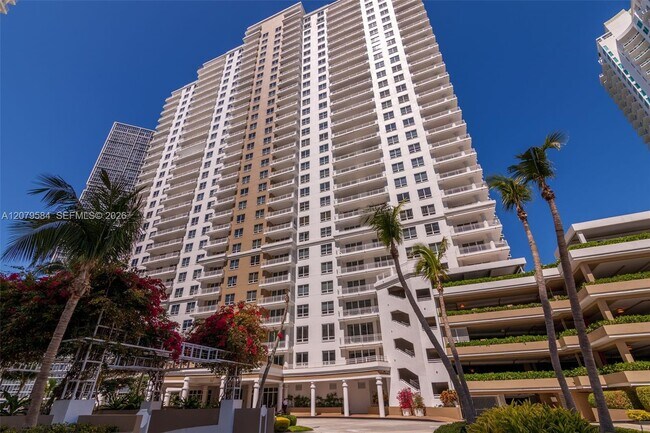 Building Photo - 801 Brickell Key Blvd