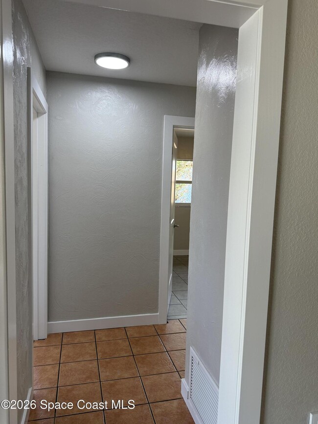 Building Photo - 9 Lemoine Ave