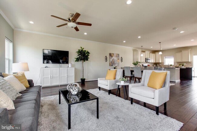 Building Photo - 7201 Thackley Way