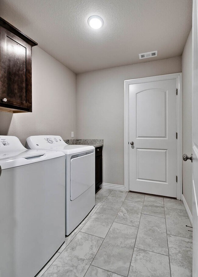 Building Photo - Lovely 3-bedroom home in Bentonville