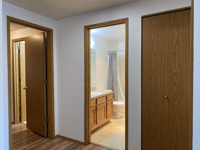 Building Photo - Updated 3 Bedroom in Dallesport