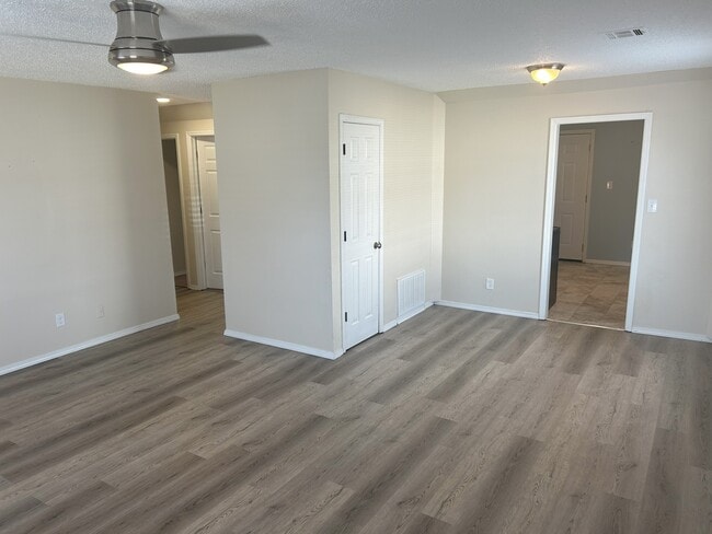 Living Room - 104 N Wildhorse St