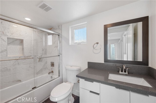 Building Photo - 2733 S La Brea Ave