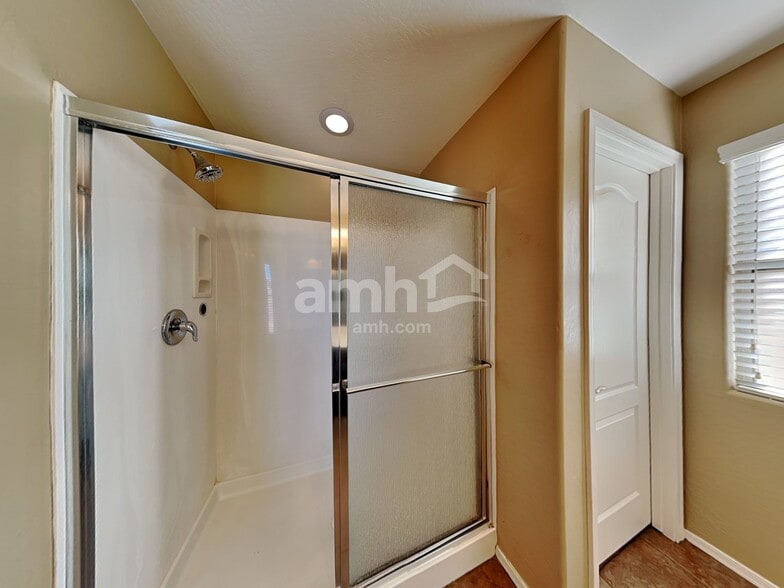 Building Photo - 2324 S 238th Ln