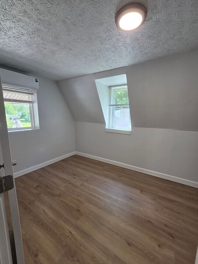 Building Photo - 1731 8th St
