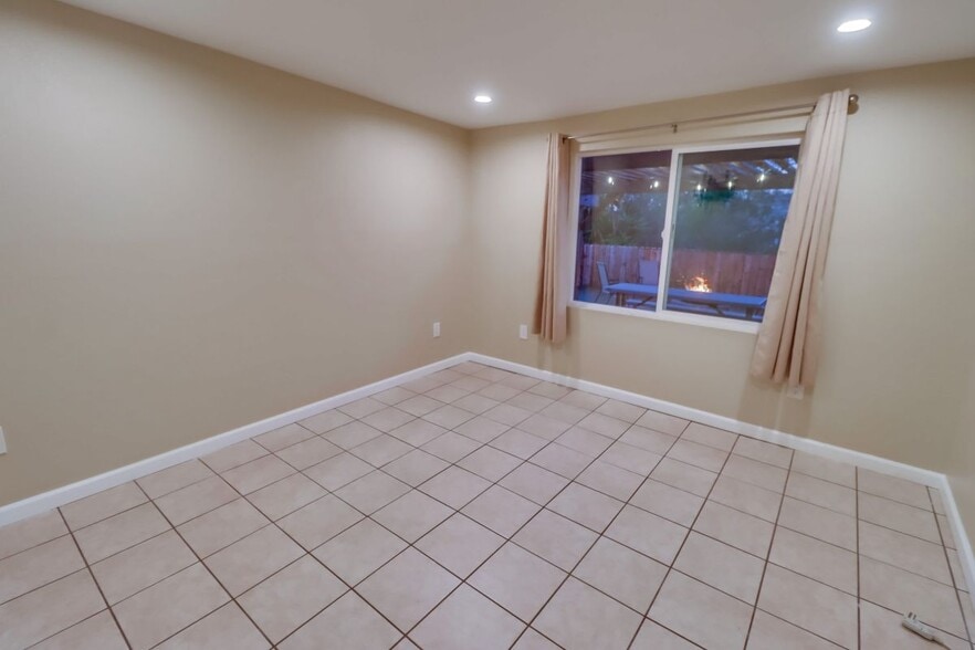 Building Photo - 3202 S Barcelona St