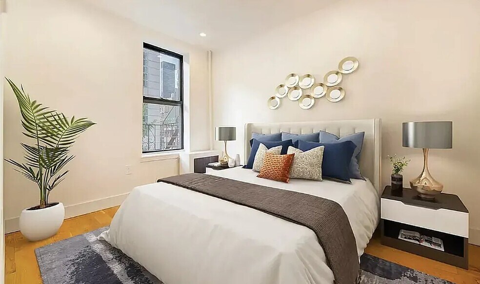 Primary Photo - 301 E 53rd St