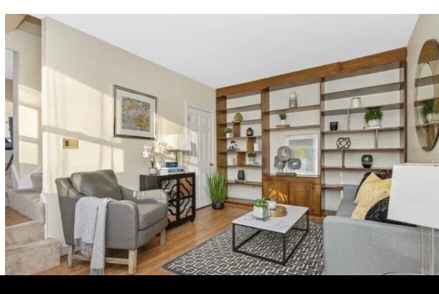 Building Photo - 11 Forest Ave