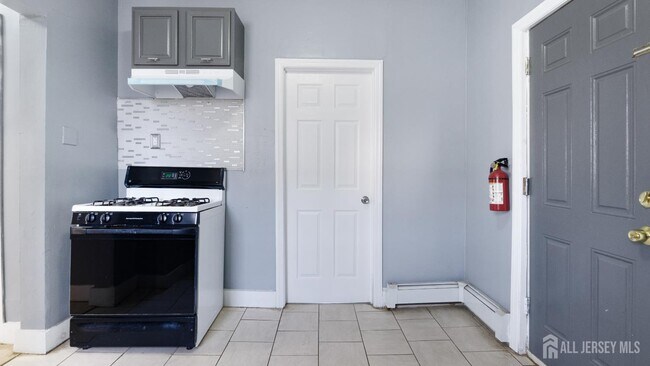 Building Photo - 126 N 14th St