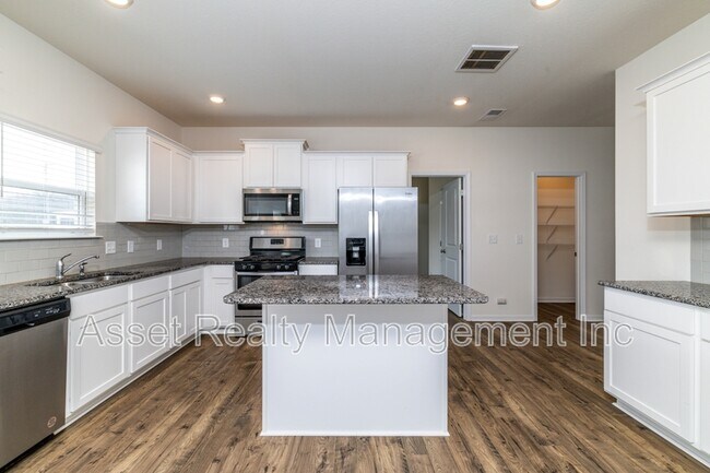 Building Photo - 4714 Willow Bluff Cir