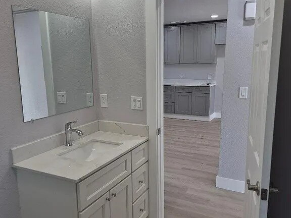 Building Photo - Fully Renovated Duplex in Tahoe Park
