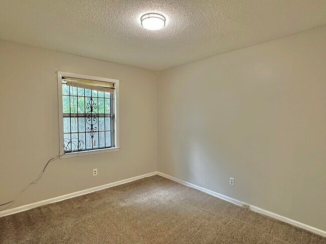 Building Photo - 4167 Cochese Rd