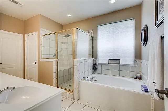 Master Bathroom - 2684 Britany Cir