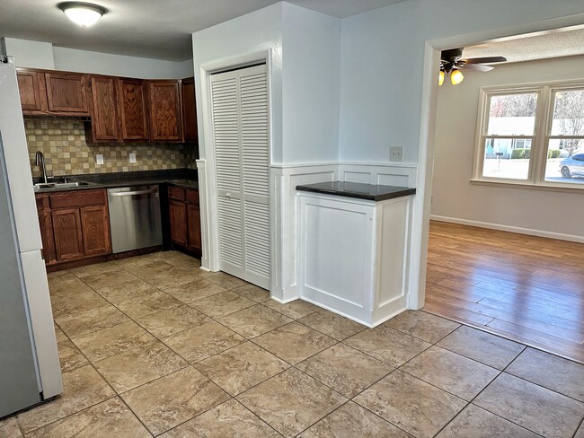 Building Photo - 115 Fieldcrest Dr