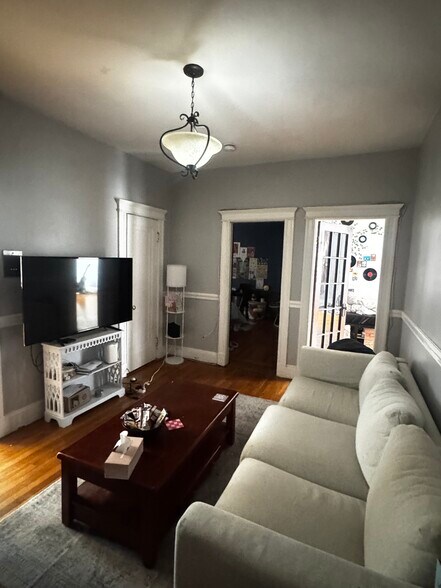 Building Photo - 4 Greenway Ct