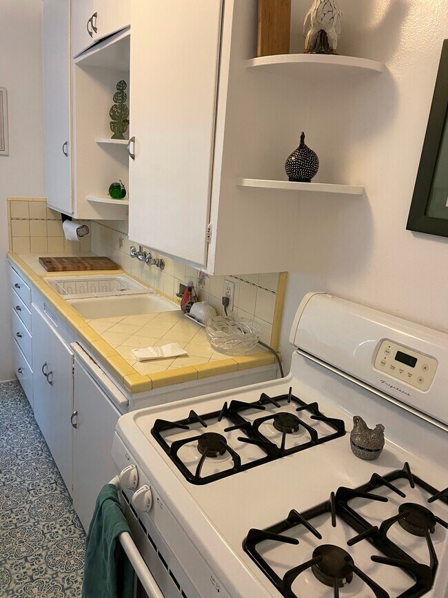 kitchen - 1443 10th St