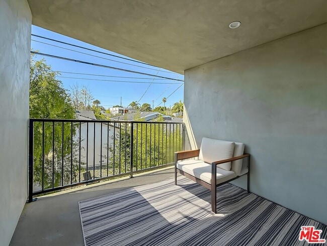 Building Photo - 2617 Veteran Ave