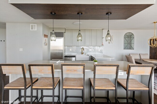 Building Photo - 505 N Lake Shore Dr