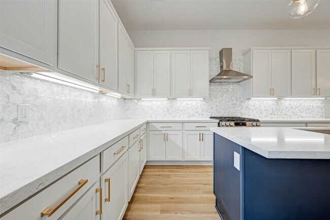 Building Photo - 3503 Anita St