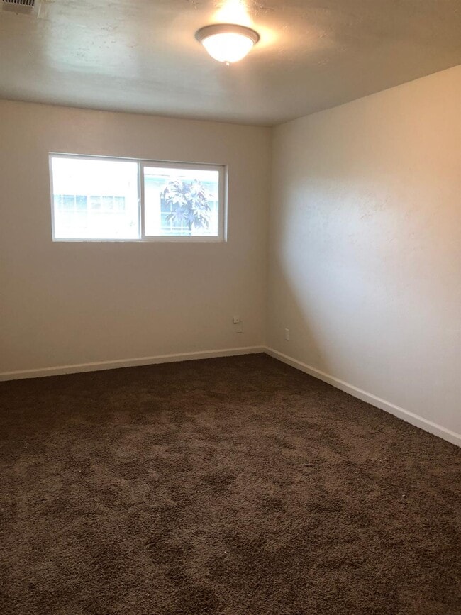 Building Photo - 1367 E San Ramon Ave
