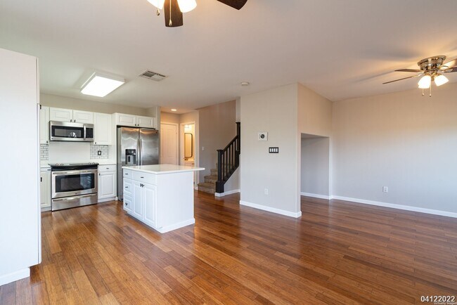 Building Photo - PRIME CORNER UNIT WITH CENTRAL AC!!! 3BR, 2.5BA WITH 2-CAR GARAGE
